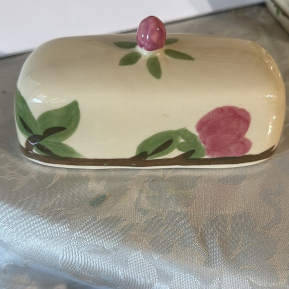 Vintage Beautiful FRANCISCAN China “DESERT ROSE” Covered Butter Dish. Pink Roses - Picture 6 of 6